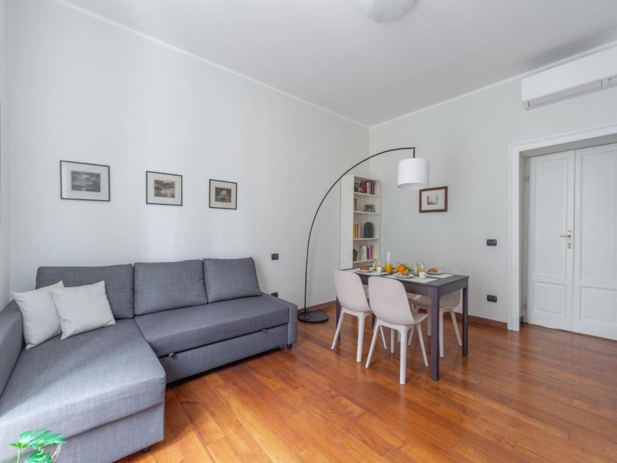The Rent - Spacious Two-bedroom In Porta Romana Appartamento
